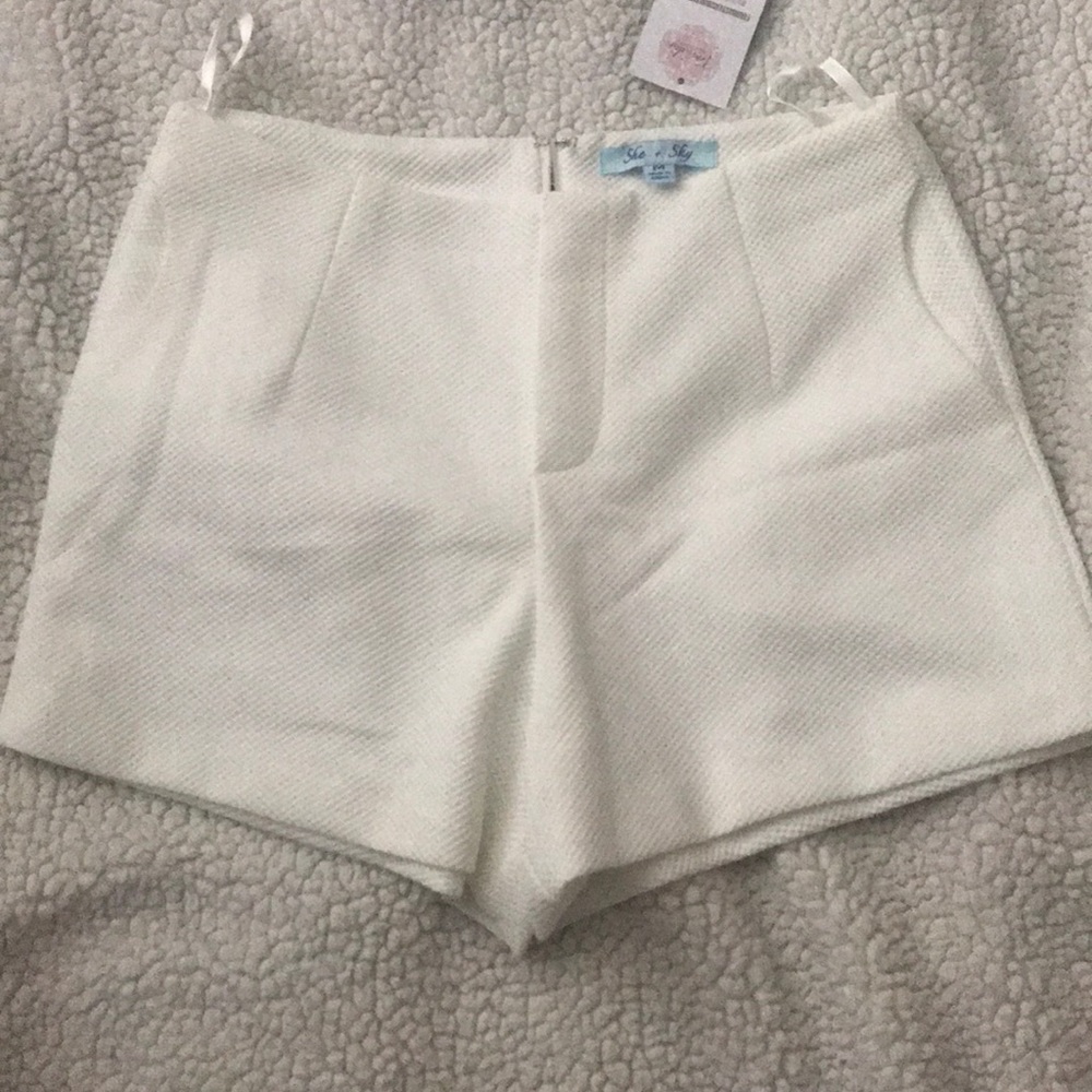 White She & Sky shorts - Size Medium